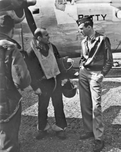 Nova fotografija 8x10 iz Drugog svjetskog rata: Jimmy Stewart sa posadom B-24